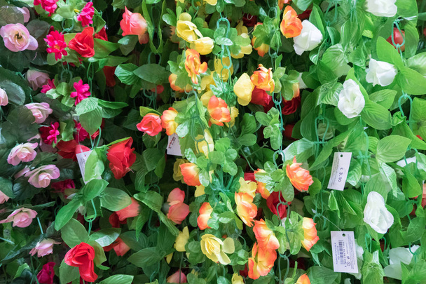 Bellissimi fiori artificiali multicolori con tag sfondo
. - Foto, immagini