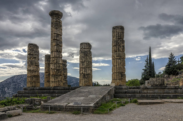 Delfi, Grecia. Il tempio di Apollo
 - Foto, immagini