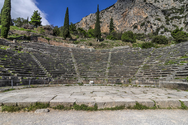 Delfi, Grecia. L'antico teatro di Delfi
 - Foto, immagini
