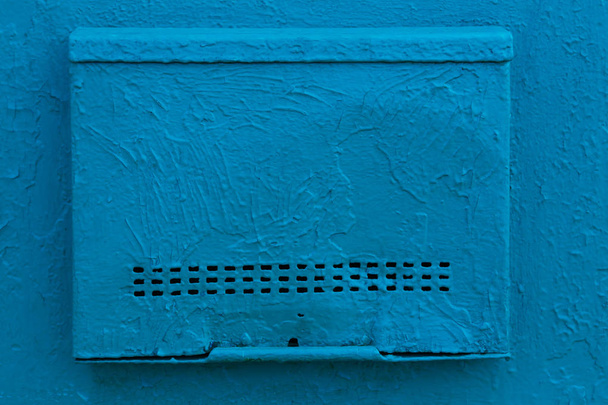 Alt, bemalt in blauem Briefkasten im Retro-Stil. - Foto, Bild