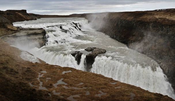 有名なアイスランド観光アトラクション: 滝カモメ Foss - 写真・画像