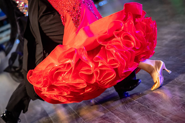 Close-up van ballroom dansers benen - Foto, afbeelding