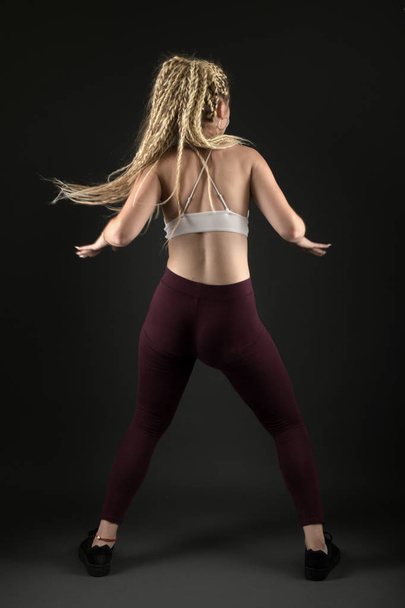 sexy woman dancing dancehall  - Foto, imagen