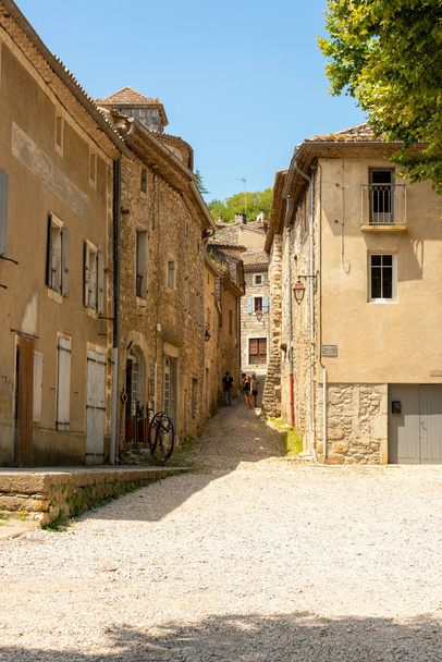 View into a small romantic alley in the medieval village Labeaume on the Ardeche in France - Foto, Bild