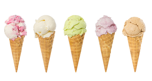 Ensemble de crème glacée dans un cône de gaufre isolé sur fond blanc
. - Photo, image