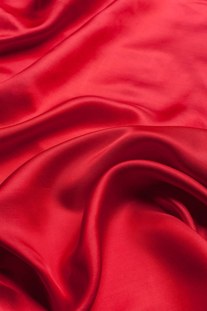 Red silk cloth waves background texture - Foto, imagen