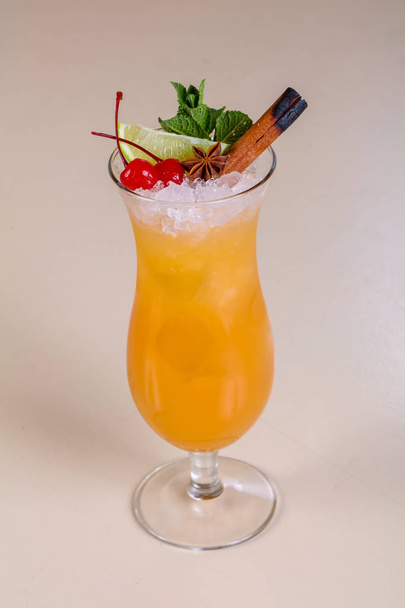 Tequila sunrise cocktail with mint - Φωτογραφία, εικόνα