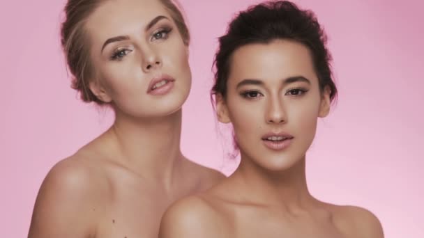 Szépség video koncepciója a két fiatal lányok - Felvétel, videó
