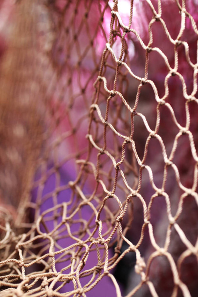 Fischernetz mit roter Farbe - Foto, Bild