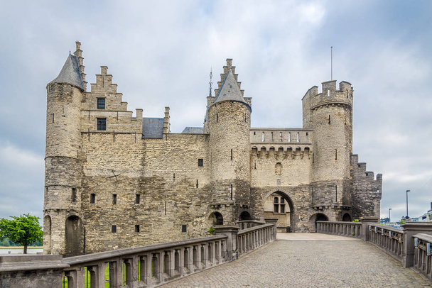 Blick auf das Schloss Hetsteen in Antwerpen, Belgien - Foto, Bild