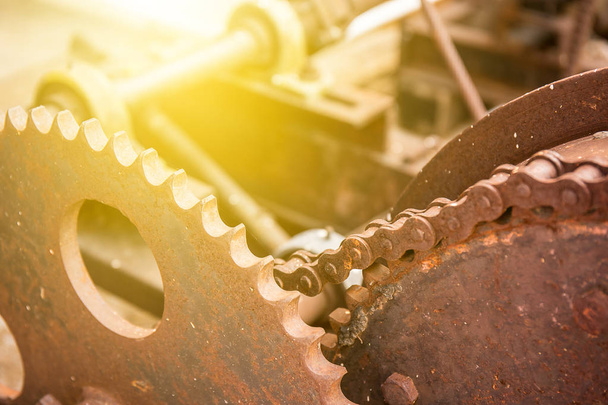 Getriebe und Kette in alten Maschinen in der Großindustrie - Foto, Bild