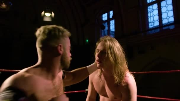 Pro Wrestling Match (Slow Motion): Forearm Strikes to Face - Záběry, video