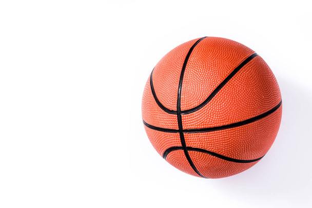 Basketbal, izolované na bílém pozadí. Pohled shora. Copyspace - Fotografie, Obrázek