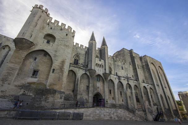 der päpstliche Palast, eines der größten und bedeutendsten gotischen Gebäude des Mittelalters in Europa. Seit 1995 Weltkulturerbe - Foto, Bild