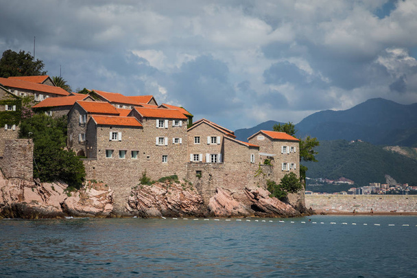 Isola di Sveti Stefan a Budva, Montenegro
 - Foto, immagini