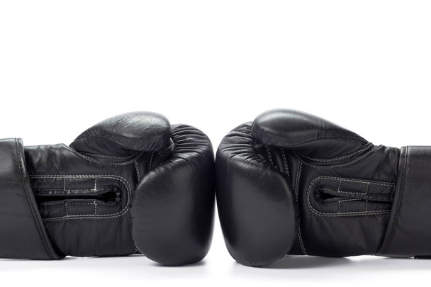 Rękawice bokserskie izolowane na białym tle - Zdjęcie, obraz