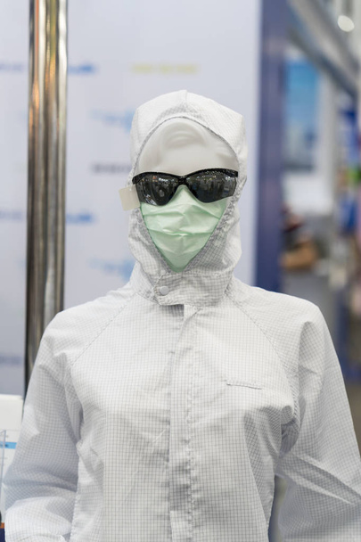 безпечний костюм для чистого середовища промислового заводу. засоби індивідуального захисту харчових та медичних промислових
 - Фото, зображення