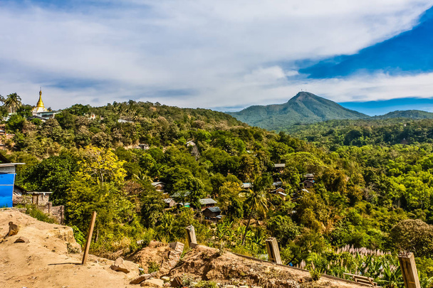 バガン、ミャンマーに近いキンプン研究 (台座丘) から周辺の風光明媚なビュー - 写真・画像