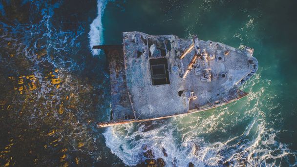 Aerial image of the Meisho Maru shipwreck close to Agulhas at the Southern most tip of Africa in South Africa - Valokuva, kuva