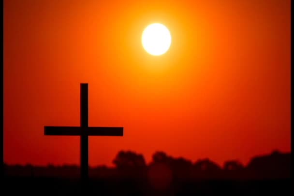 4. 太陽とキリスト教の十字、タイムラプス レッドスカイ - 映像、動画