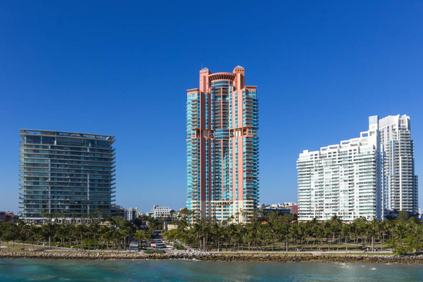 Zona residenziale di lusso a Miami lungo il canale Government Cut
 - Foto, immagini