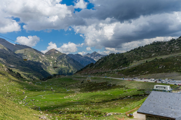 Foto Tristaina vysokohorských jezer v Pyreneje, Andorra. - Fotografie, Obrázek