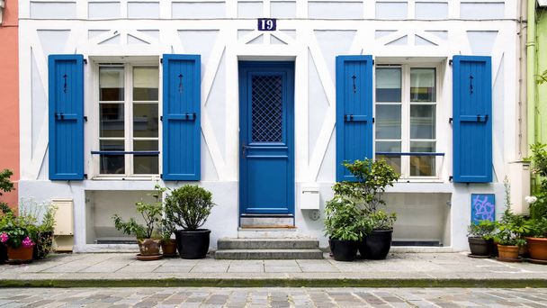 Beautiful colorful buildings placed on Rue Cremieux street in Paris, France - Fotografie, Obrázek