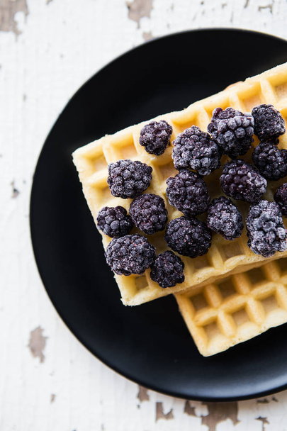 Delicious and beautiful Belgian waffles with blackberries - Valokuva, kuva