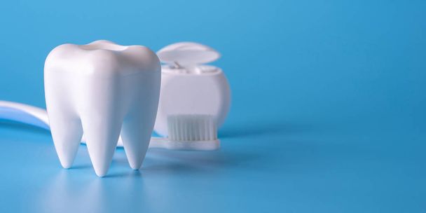 Οδοντιατρική έννοια υγιής εξοπλισμός εργαλεία οδοντιατρική περίθαλψη επαγγελματικό πανό - Φωτογραφία, εικόνα
