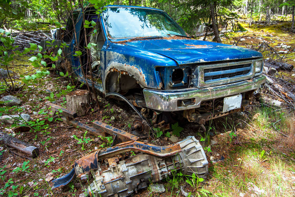 Auto-onnettomuus Lillooet Lakessa Pembertonin Brittiläisessä Kolumbiassa Kanadassa
 - Valokuva, kuva