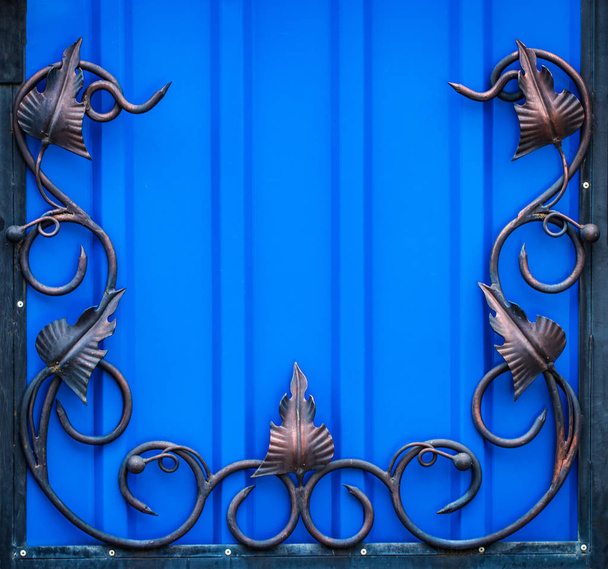 elementi ornati in ferro battuto di metallo decorazione cancello
. - Foto, immagini