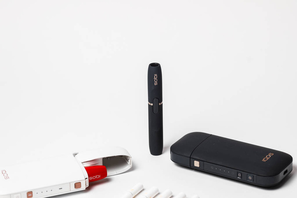 New technology of electronic cigarettes system. Electronic cigarettes, technology cigarette, electronic cigarette. Tobacco system IQOS. - Фото, зображення