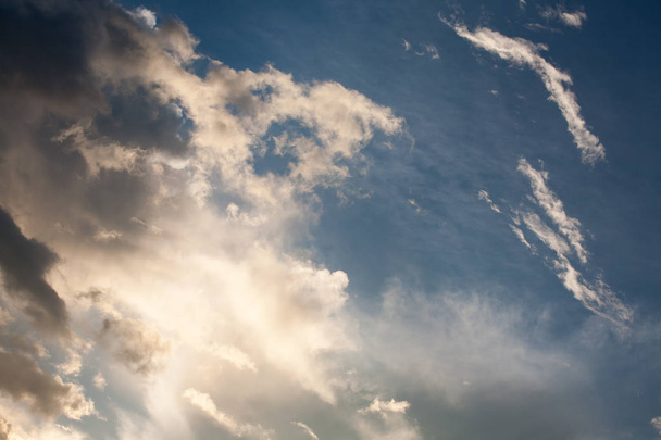 dramatická obloha s mraky - Fotografie, Obrázek