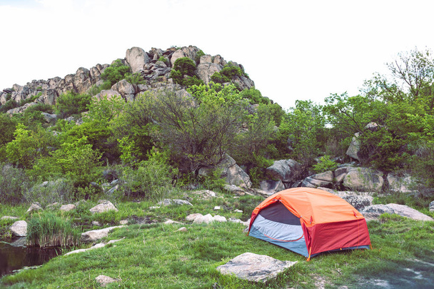 Zelt für Freizeitaktivitäten. Aktive Lebens- und Reisegewohnheiten. - Foto, Bild