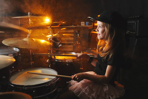 boy plays drums in recording studio - Foto, immagini
