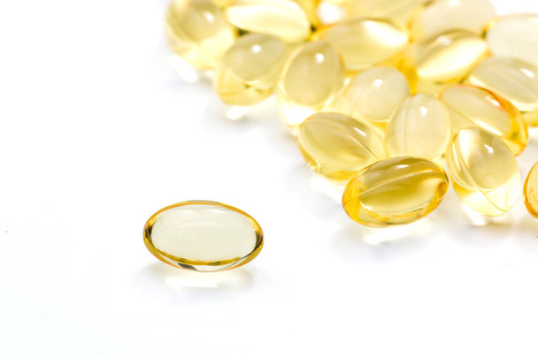 Zdravé vitamíny, Omega 3, izolované, má bílé pozadí, Kopírovat prostor. - Fotografie, Obrázek