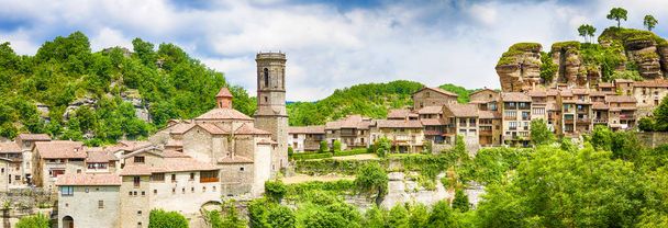 Rupit, un village médiéval en pleine nature. Catalogne, Osona
. - Photo, image