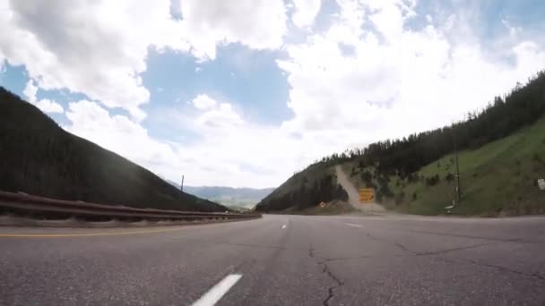 Jízdy na západ přes hory na dálnici I70 - Záběry, video