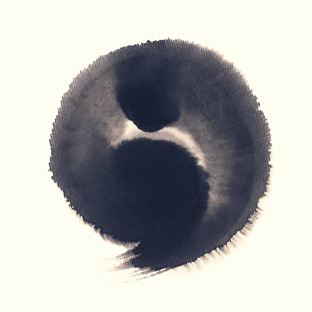 Χειροποίητο κύκλο σχεδίασης μαύρο μελάνι βούρτσα σκίτσο σε απομονωμένες λευκό - Φωτογραφία, εικόνα