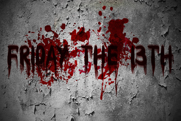 Παρασκευή το 13ο τρόμου τρομακτικό grunge αίμα κείμενο στο βρώμικο παλιό τείχος. - Φωτογραφία, εικόνα