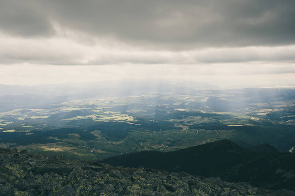 Túrázás a Tátrai Nemzeti Park Szlovákia, Lengyelország. Landscpes és a panoráma a hegység. - Fotó, kép