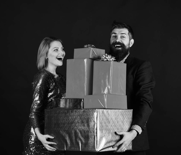 Boyfriend and girlfriend share gifts. Romance and celebration - Fotoğraf, Görsel
