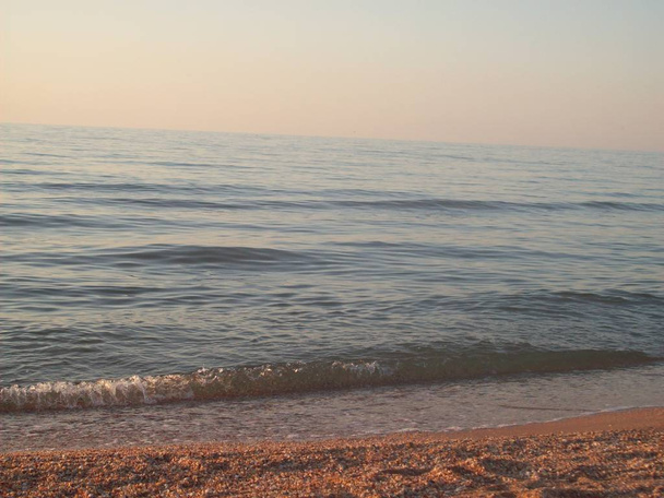 La playa de mar en la península Kerch de la Crimea en Azov
 - Foto, Imagen