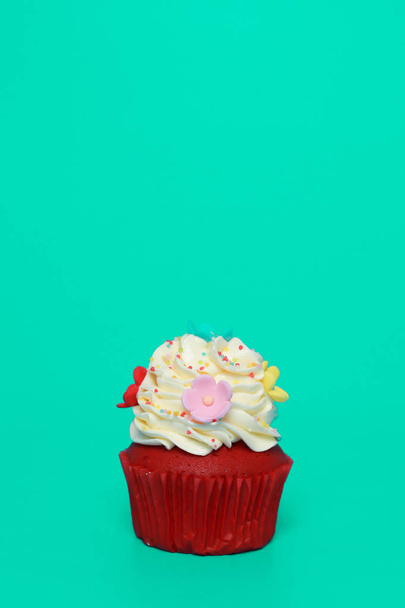 Birthday Cake On Color For The Background - 写真・画像