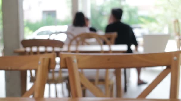 Çevre coffee shop müşteri, Stok görüntüleri ile bulanıklık - Video, Çekim