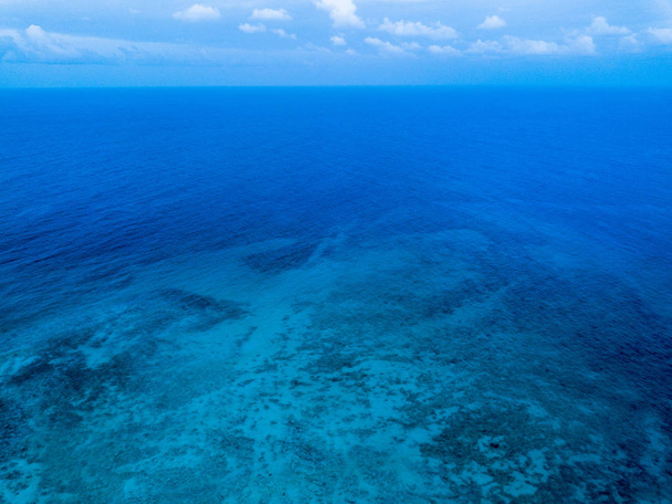 Vue par drone du paysage marin abstrait
 - Photo, image