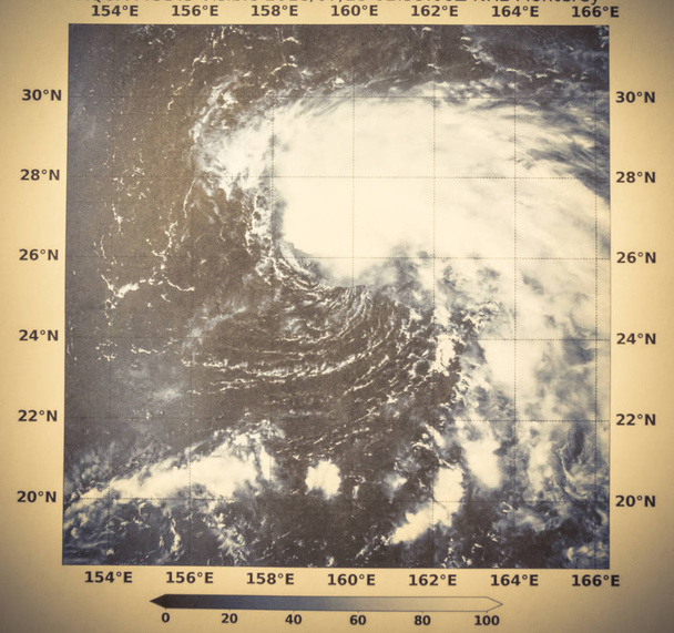 Kép foglyul ejtett a vihar, hogy volt egy trópusi vihar a műholdas, és hozott egy vessző alakú. Ez a kép a Nasa berendezett elemei. - Fotó, kép