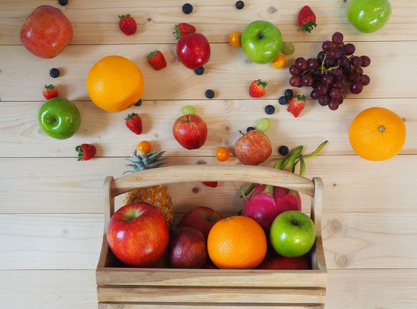 bunte frische Früchte Hintergrund, gesunde Ernährung Konzept. - Foto, Bild