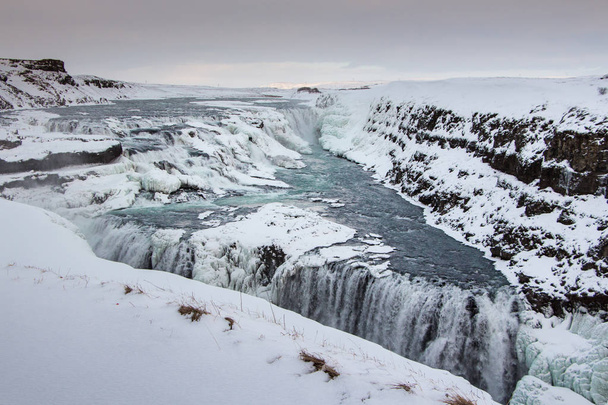 Gullfoss Waterfall , popular tourist destination Iceland. Winter landscape - Foto, imagen
