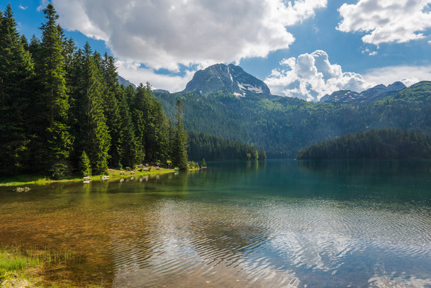 Природний ландшафт. Гірські озера, чорне озеро, Національний парк Дурмітор, Чорногорія - Фото, зображення